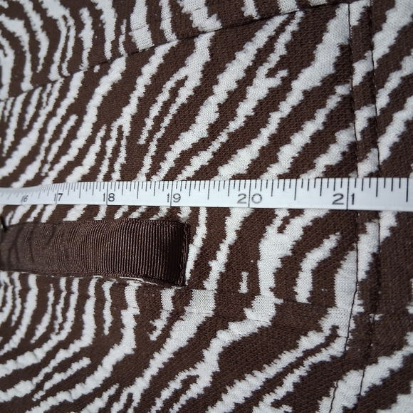 RAFAEL Elegant Brown and White Zebra Print Suit Jacket - Picture 4 of 6